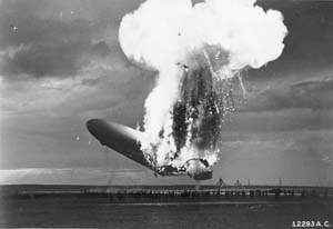Hindenburg_disaster_(1)